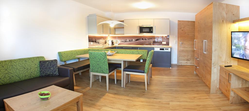 Tarlack Appartements Huetten 1A Leogang Værelse billede